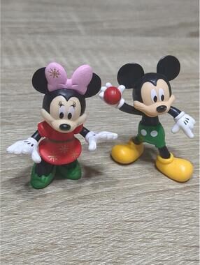 Vintage Mickey and Minnie Mouse Plastic Figurines